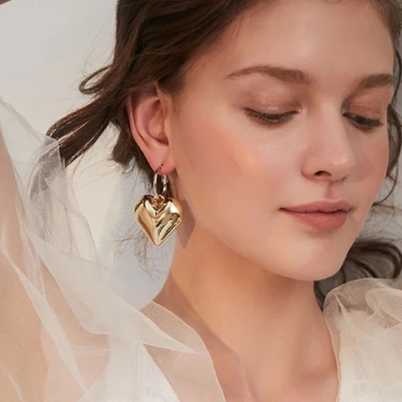 Big Gold Tone Heart ❤️ Hoop Earrings - Picture 6 of 6